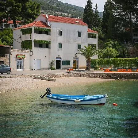 Laguna 1 *