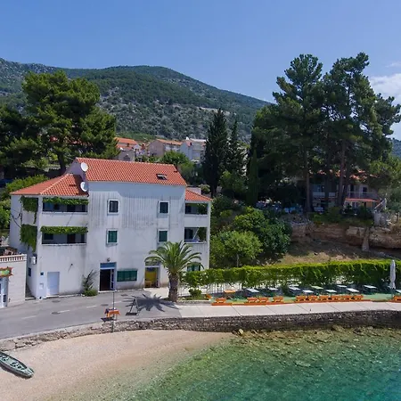 Laguna 1 *